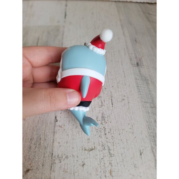 Hallmark toothsome tidings shark Santa Claus ornament Xmas - Picture 5 of 6